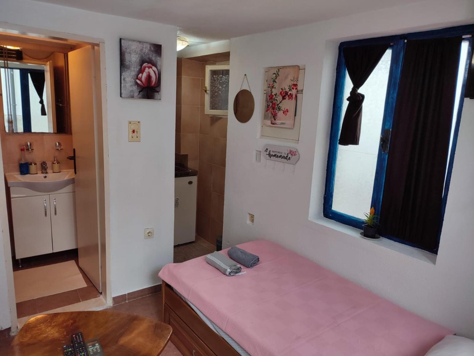 Bay Mola Home Kotor Ngoại thất bức ảnh