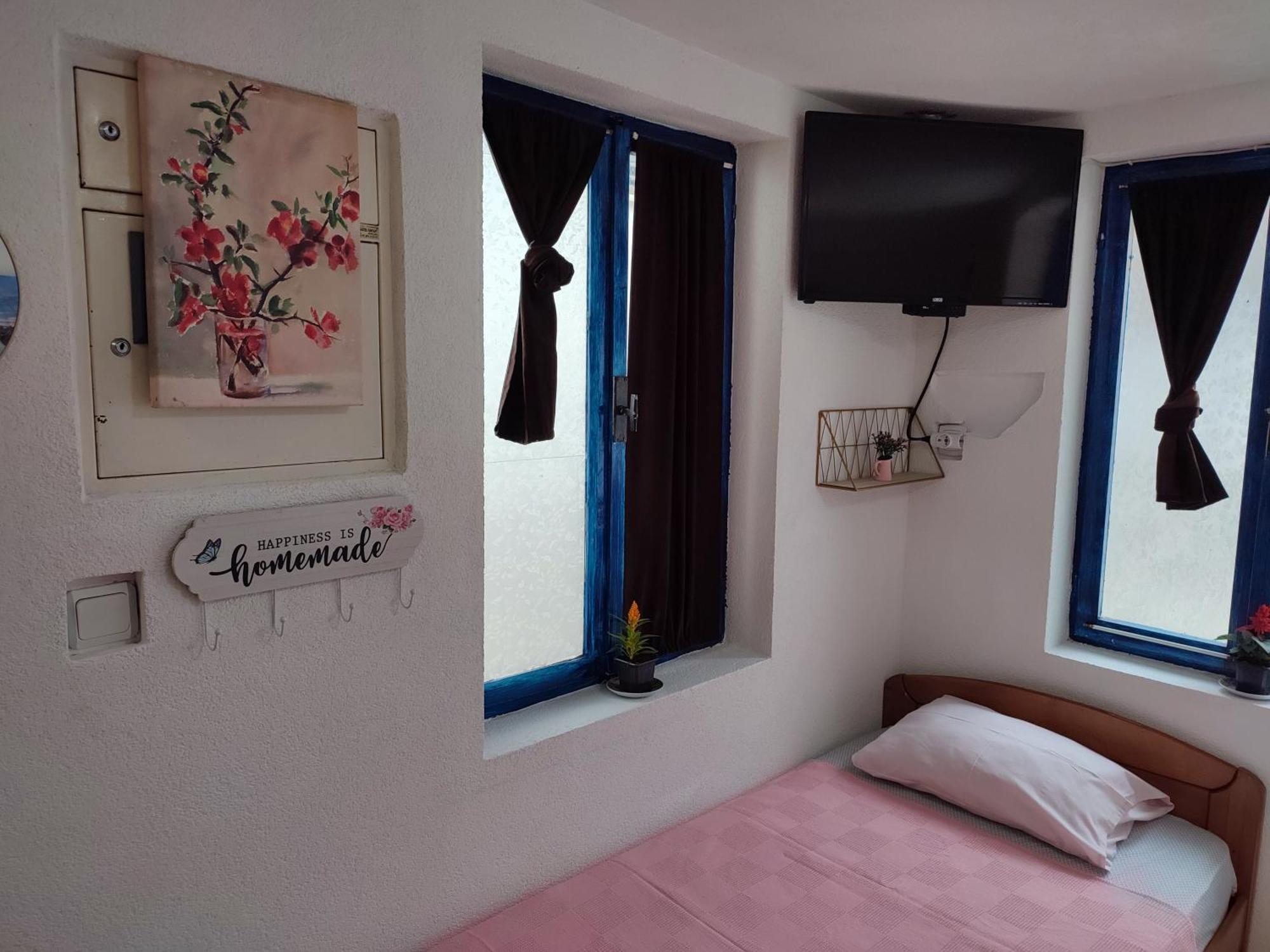 Bay Mola Home Kotor Ngoại thất bức ảnh